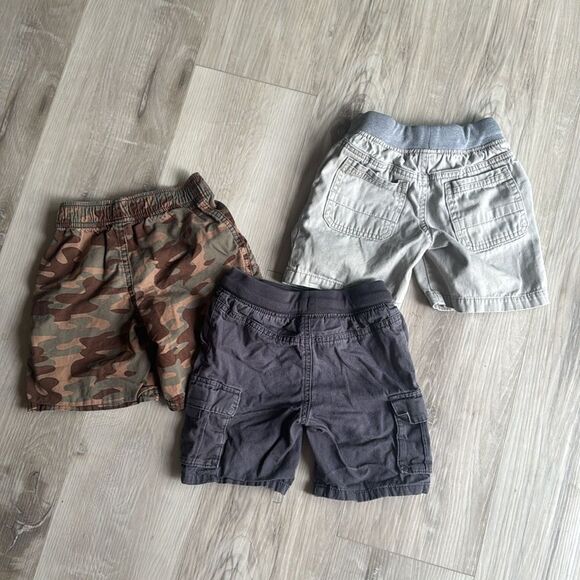 Toddler Khaki, Camo, Cargo Set of 3 Shorts Size 4T - Picture 3 of 7